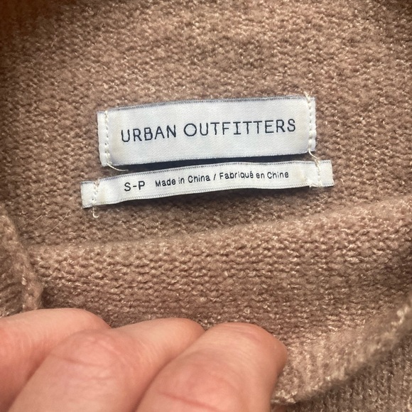 Urban Outfitters UO Mock Sweater Tan Size Small - Picture 4 of 4